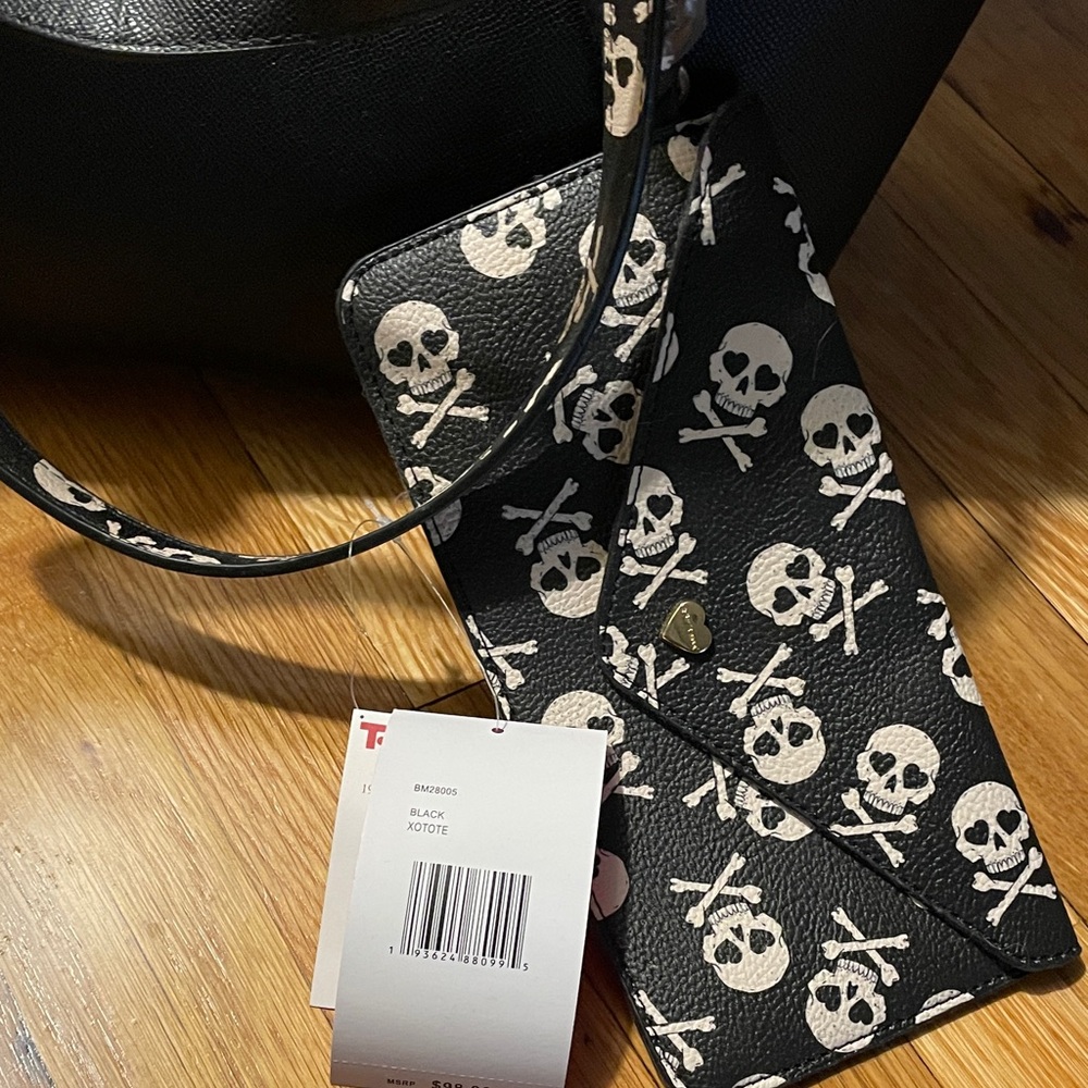 Betsey Johnson Black Skull Tote Bag Set - Picture 5 of 6